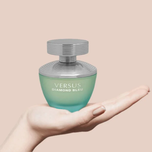 my-11134207-7r990-ln8gqgovhqmz2f.webp Versus Diamond Bleu Fragrance World 100ml